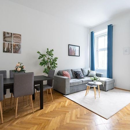 Central Two Bedroom Apartment ウィーン エクステリア 写真