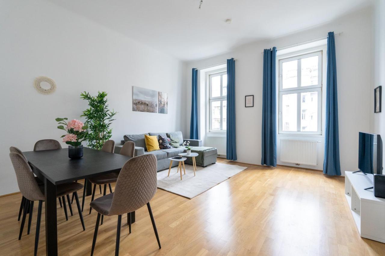 Central Two Bedroom Apartment ウィーン エクステリア 写真