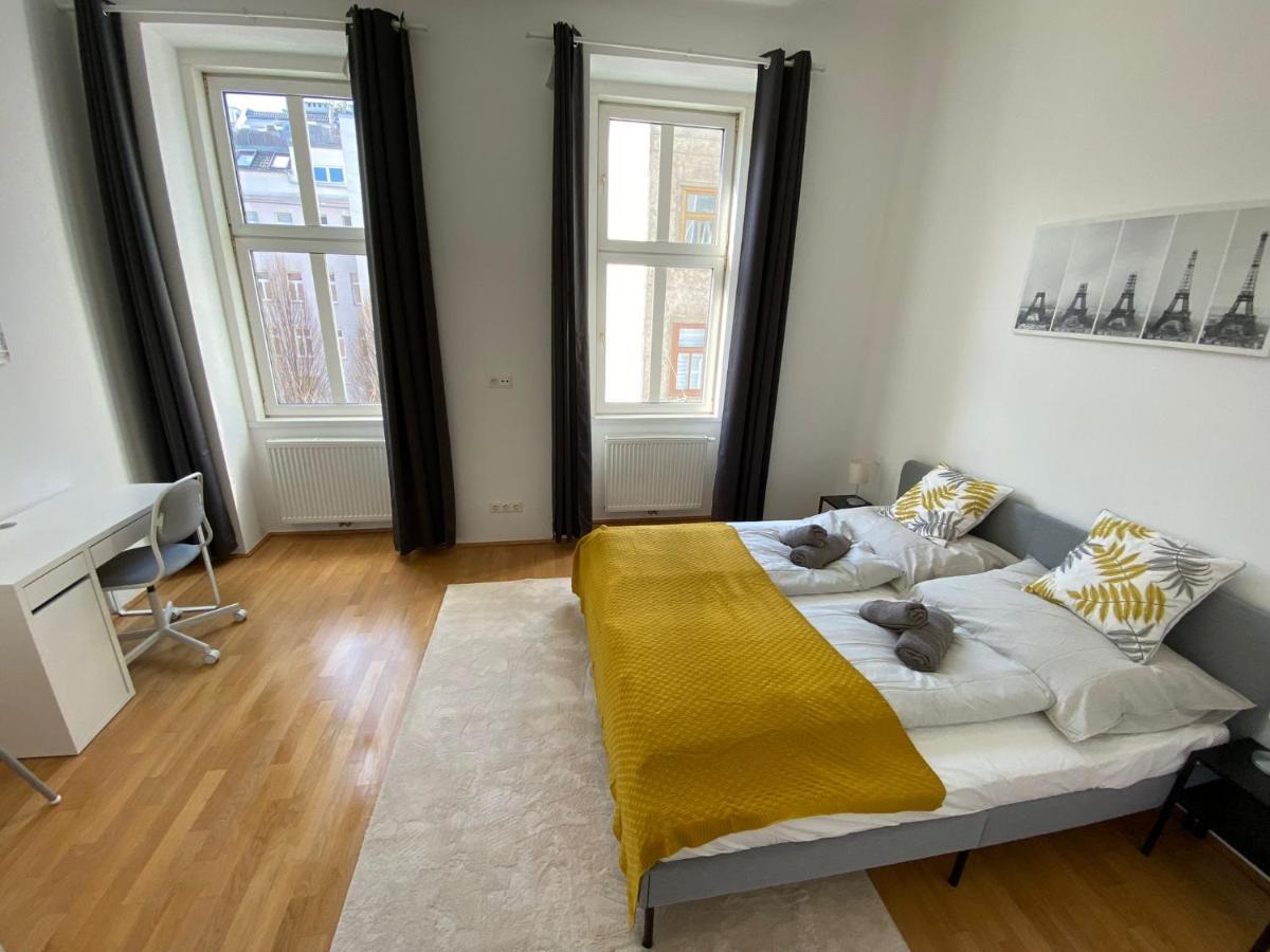Central Two Bedroom Apartment ウィーン エクステリア 写真