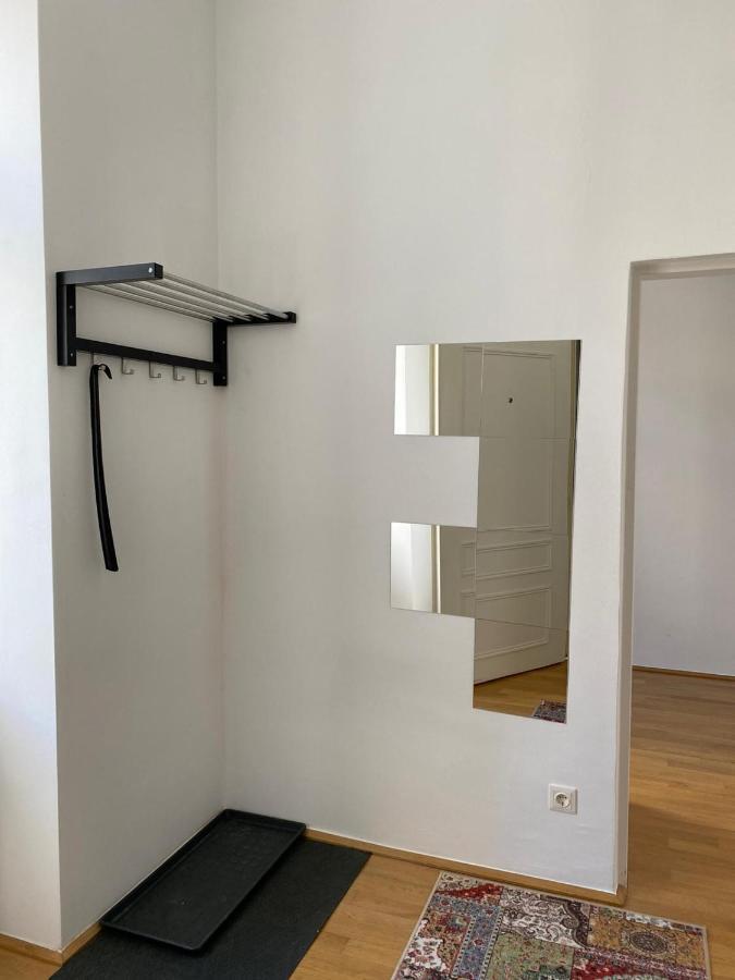 Central Two Bedroom Apartment ウィーン エクステリア 写真