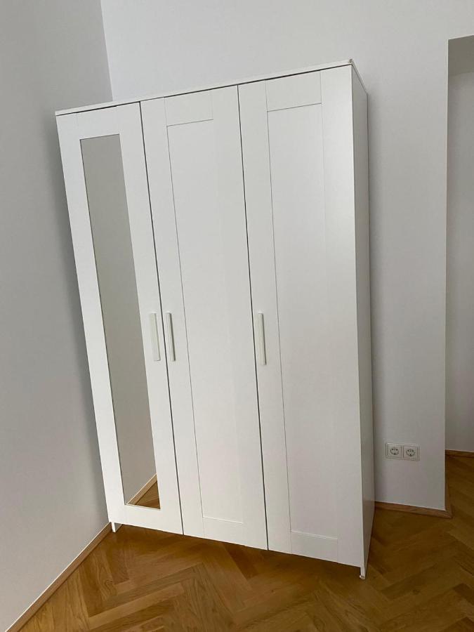 Central Two Bedroom Apartment ウィーン エクステリア 写真