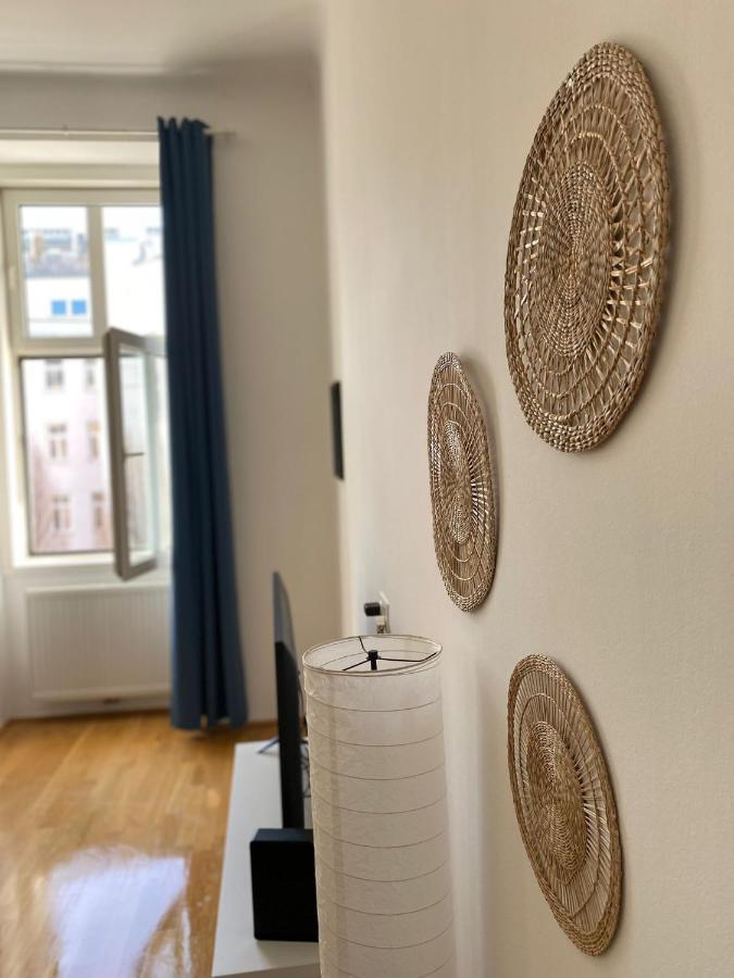 Central Two Bedroom Apartment ウィーン エクステリア 写真