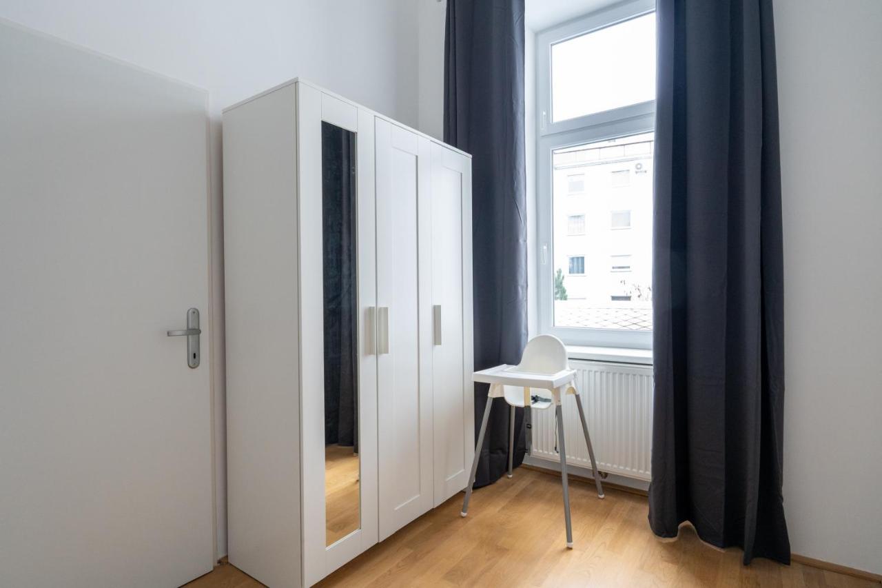Central Two Bedroom Apartment ウィーン 部屋 写真
