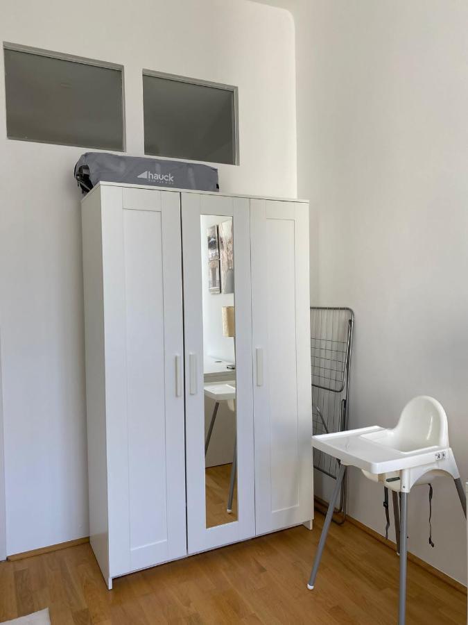 Central Two Bedroom Apartment ウィーン エクステリア 写真