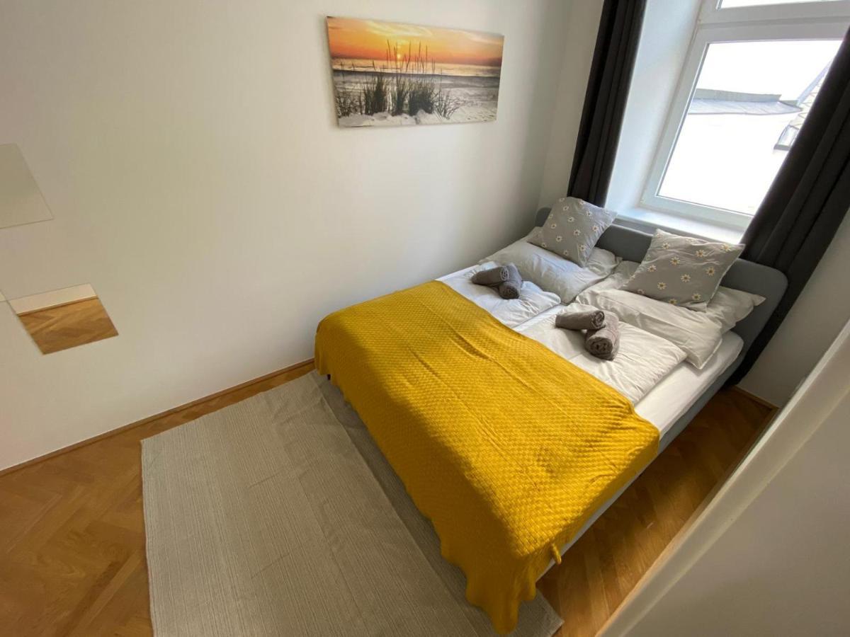 Central Two Bedroom Apartment ウィーン エクステリア 写真