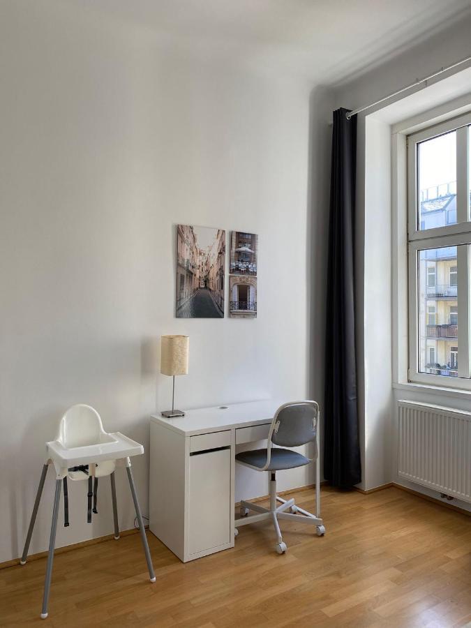 Central Two Bedroom Apartment ウィーン エクステリア 写真